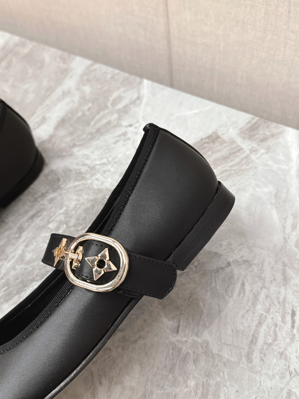 l0*is V*t0n mary jane