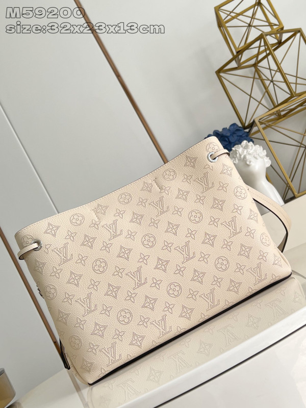 l0*is V*t0n bella tote