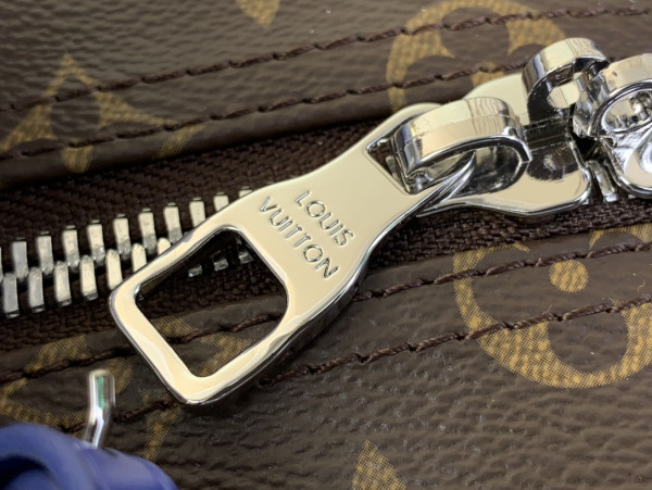 l0*is V*t0n keepall bandouliÈre 50