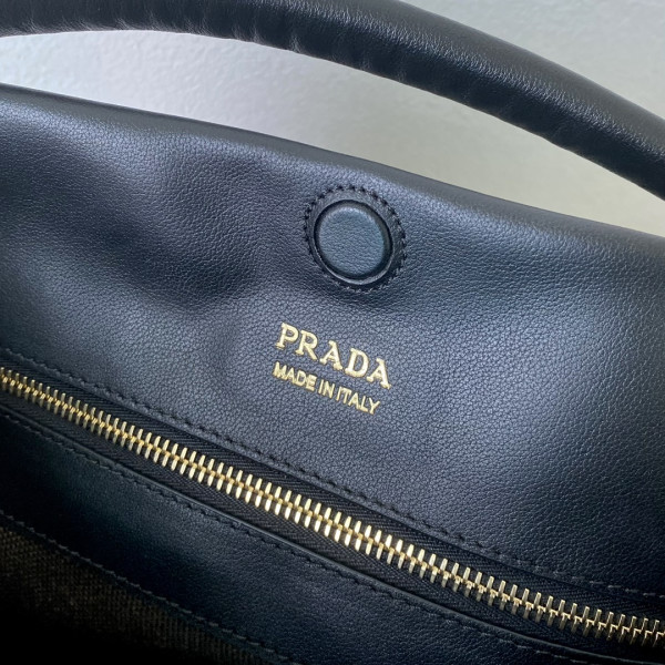 Pra*a large leather shoulder bag