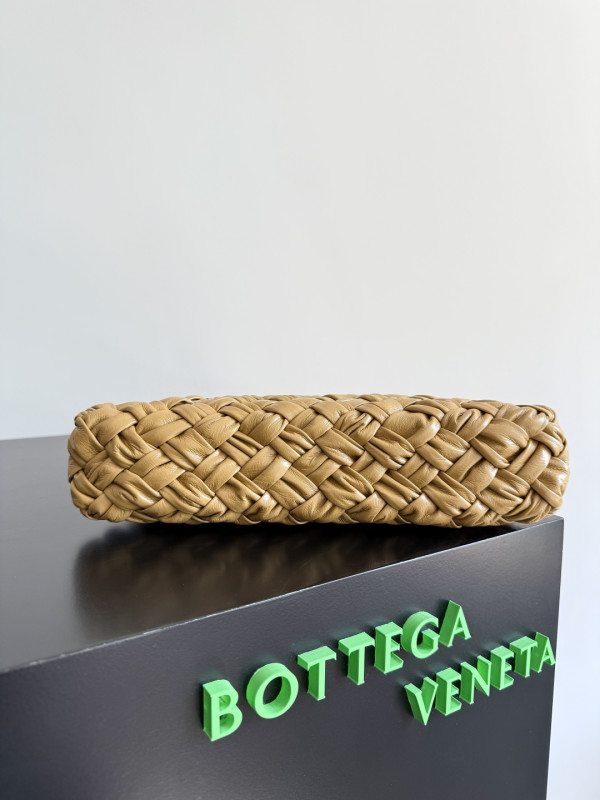 bo*te*ga Ve*ne*ta kalimero cha cha