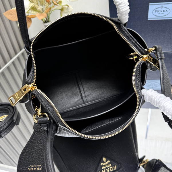 Pra*a small leather bag - 23*21*10cm