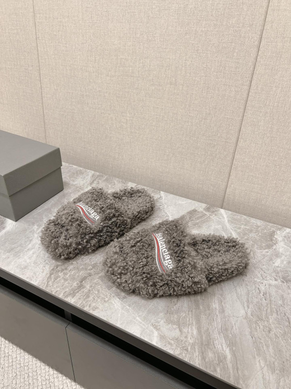 Ba*len*cia*ga slides