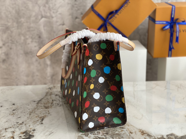 l0*is V*t0n x yk onthego mm